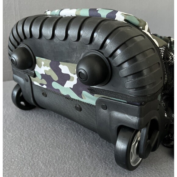 Travelers Club 18-inch Rolling Backpack Camouflage Telescopic handle wheels - Picture 7 of 16